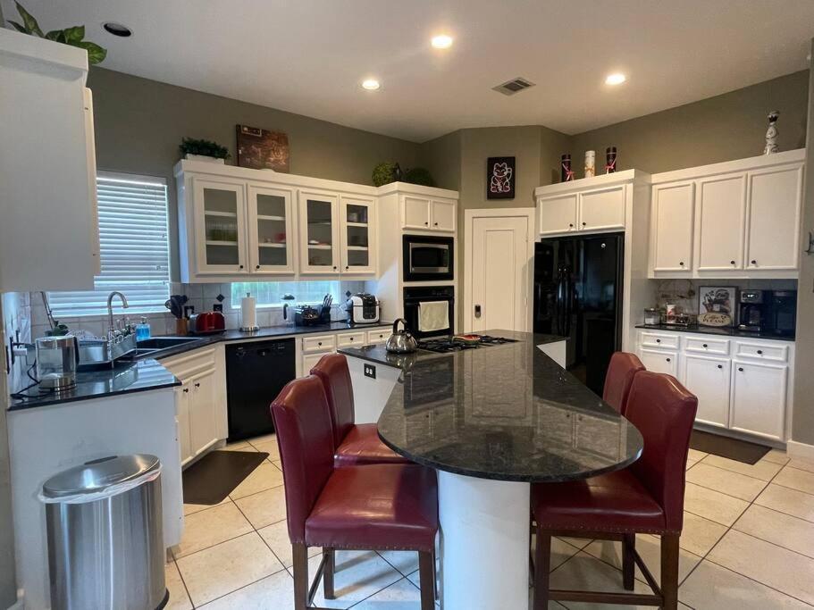 Wanderlust Villa Near Galleria Mall Houston Exterior foto