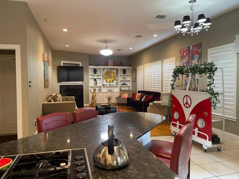 Wanderlust Villa Near Galleria Mall Houston Exterior foto
